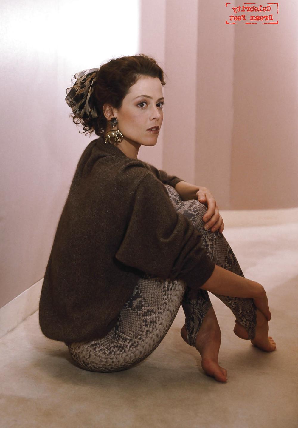 25P Sigourney Weaver Feet