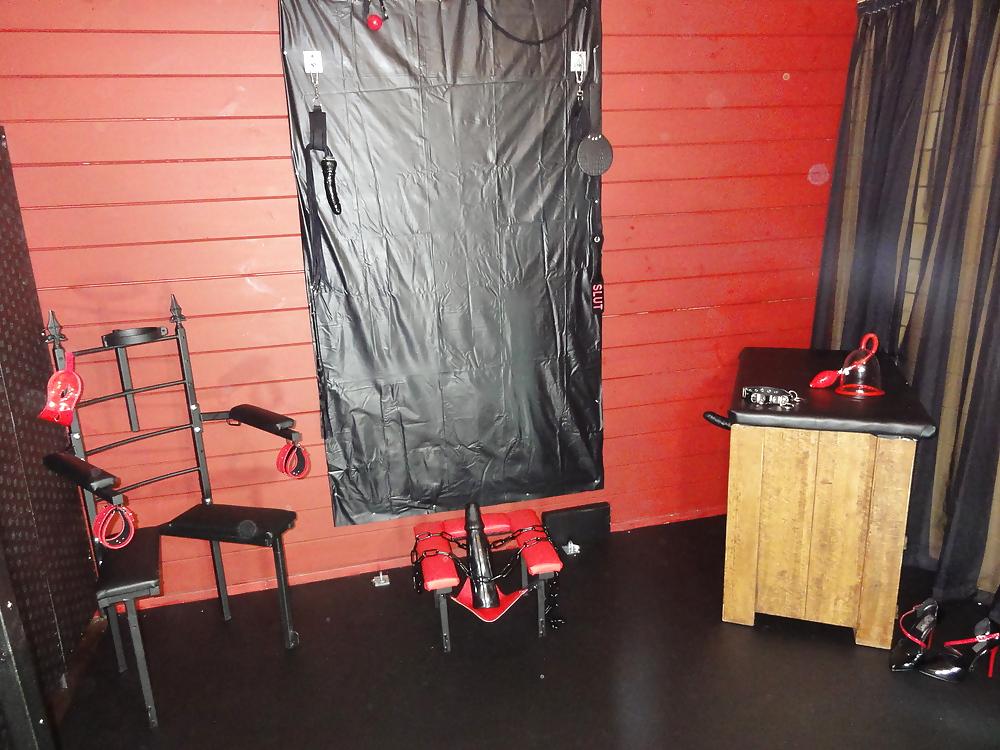 12P Our Dungeon Play Room Studio