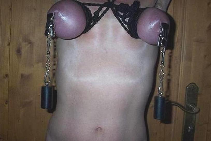 25P Titts torture