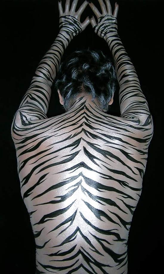 20P Body painting art....