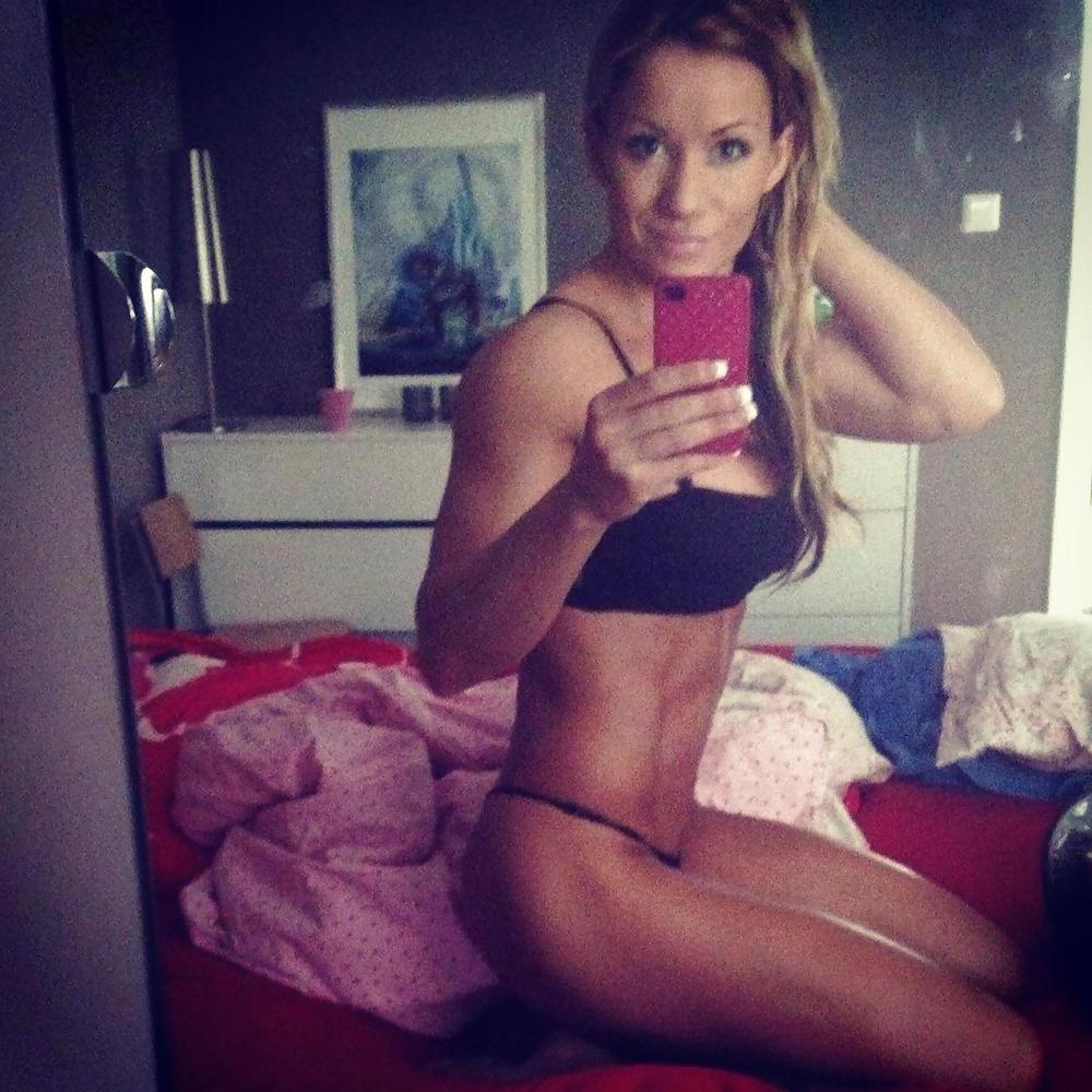 25P Aesthetic female bodies