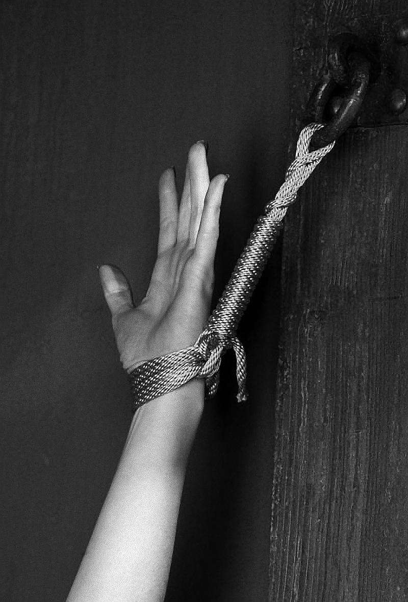 25P Bondage art session ...