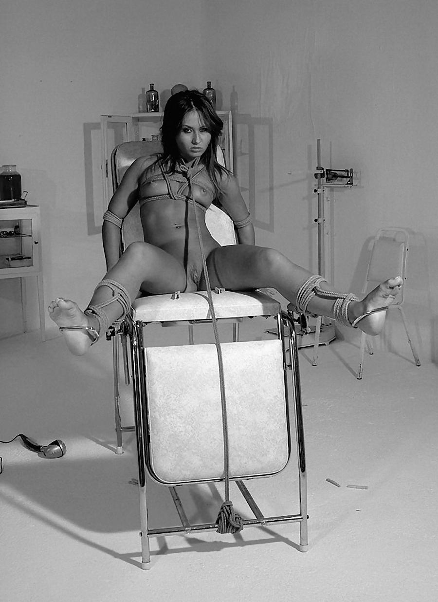 25P Bondage art session ...