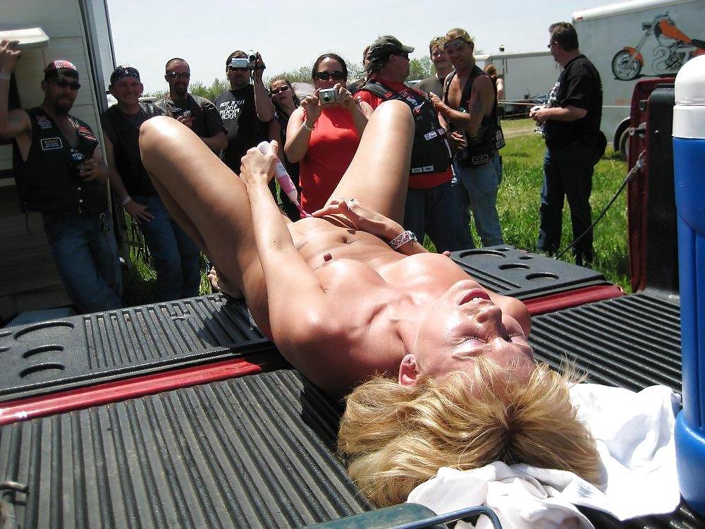 25P Naughty in Public 3