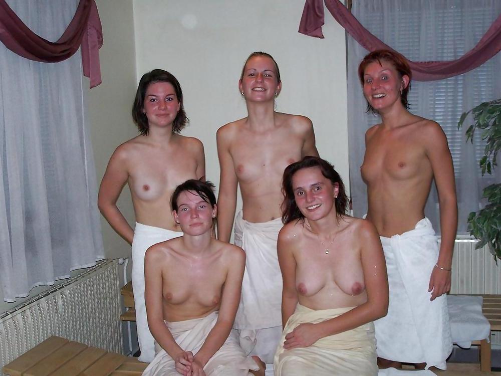18P Topless group