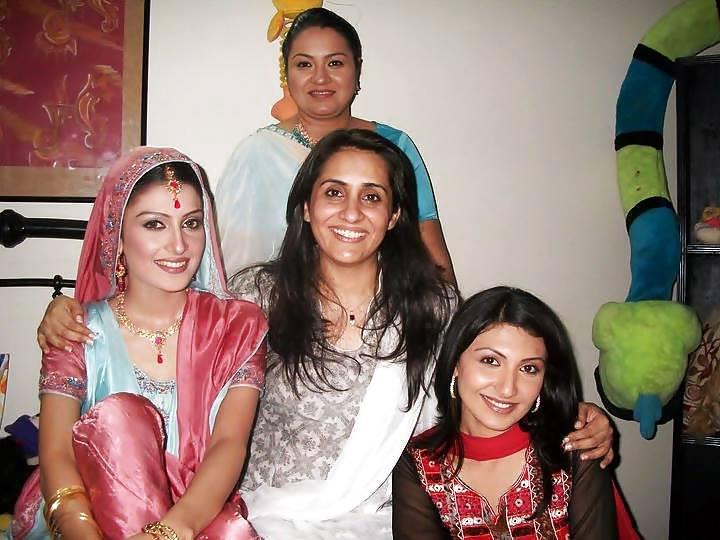 25P Sexy paki bitches 4, who wud u fuck n how