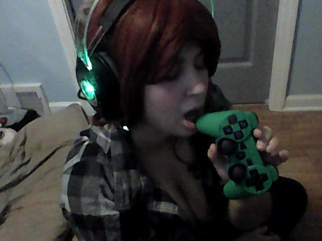 12P I'll play with your joystick