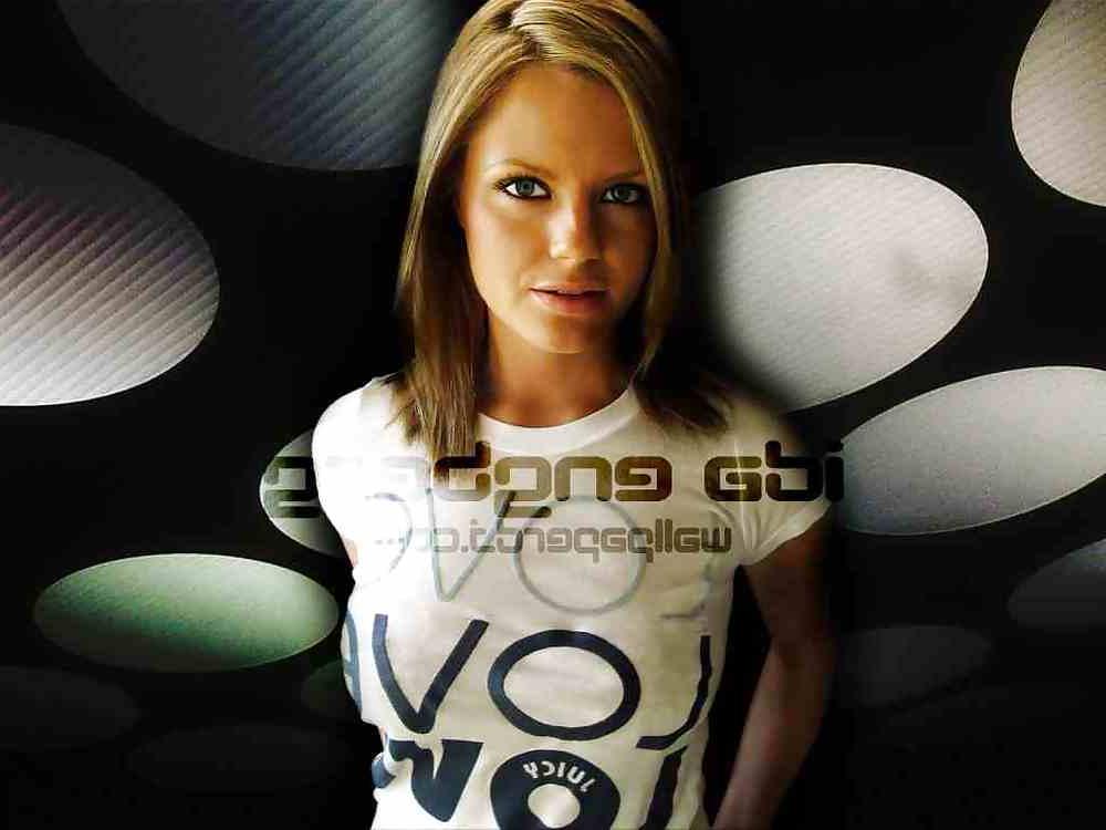 25P Sexy female DJs