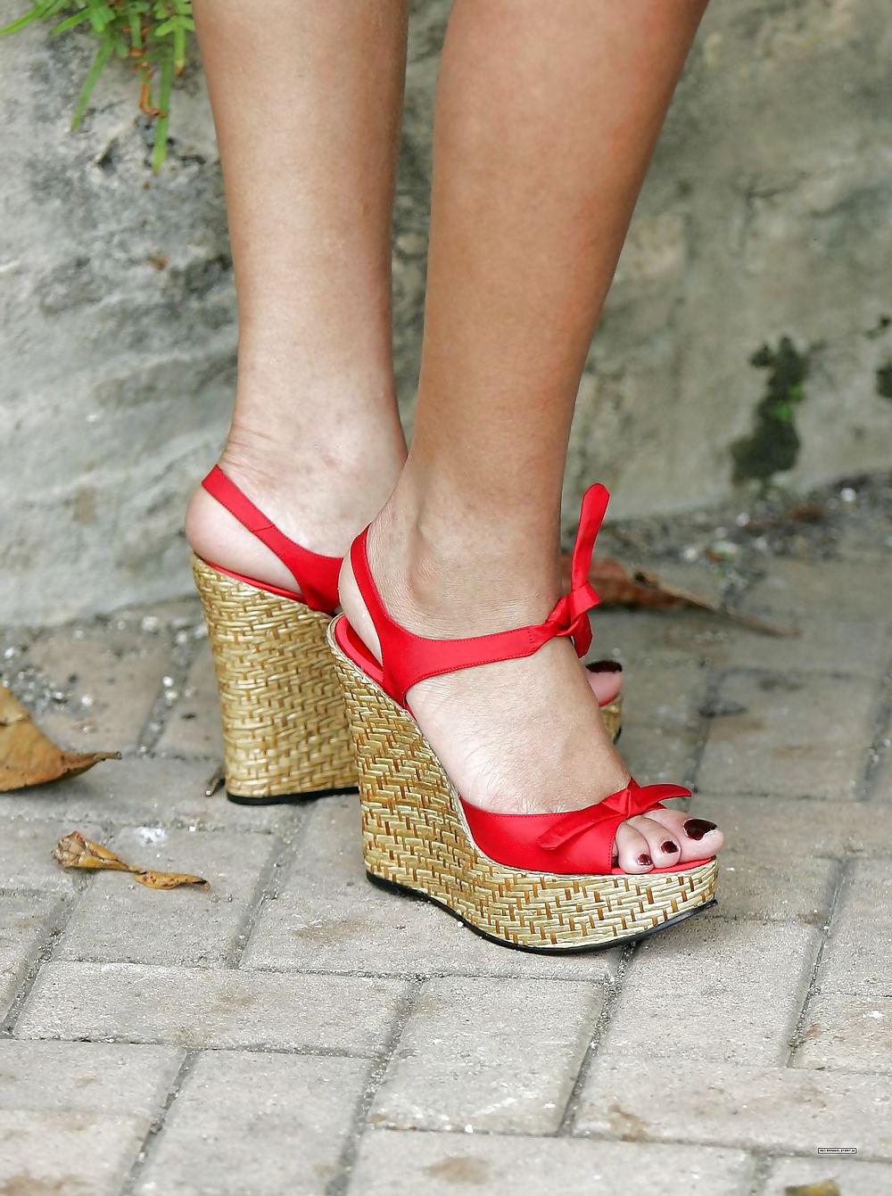 24P Random celeb feet