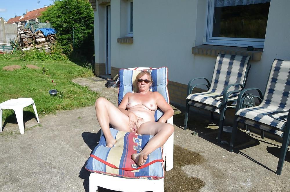 19P Chubby french grandma