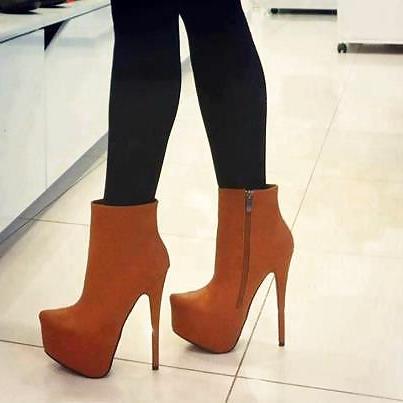 25P Feet and Heel Fetish 16