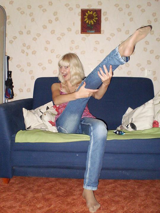 20P Amateur Young Pantyhose Feet 4