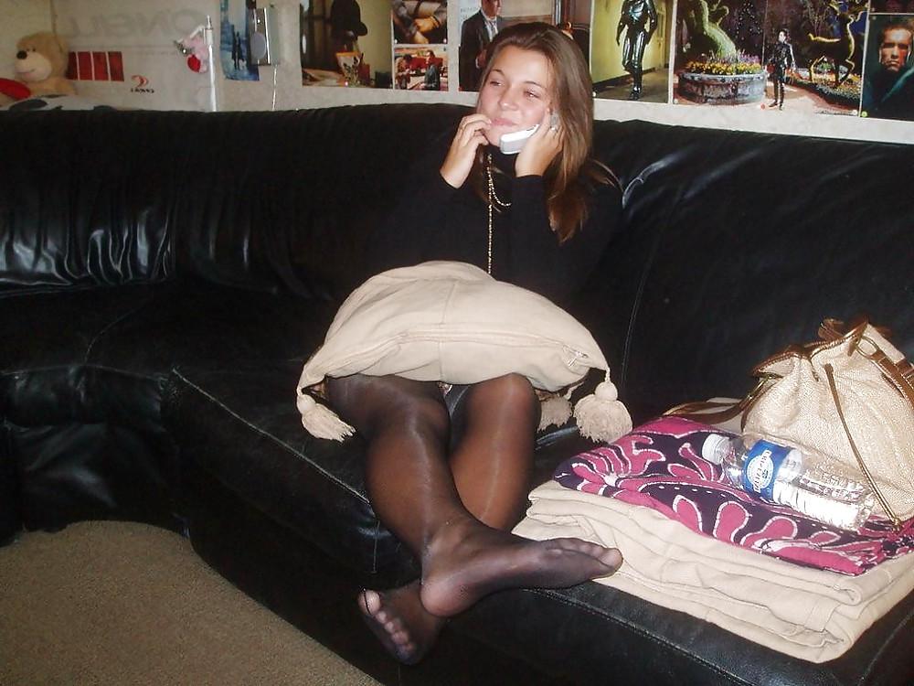 20P Amateur Young Pantyhose Feet 4