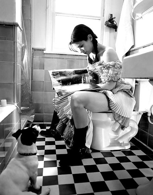 25P Toilet Girls!