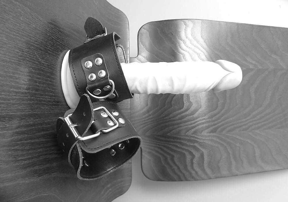 5P Pleasure Seat and toys