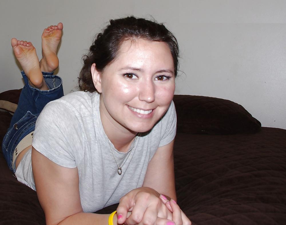 25P Very  sexy girls feet