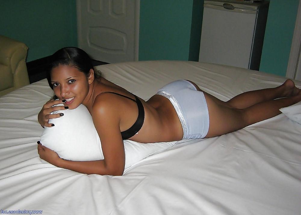 20P Pretty & Sexy Black Teeny Bitch Naomi 