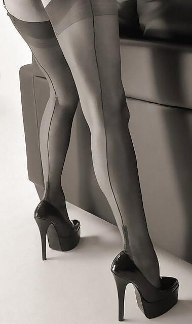 25P Legs, feet, heels and hosiery