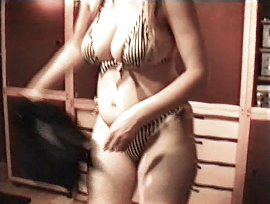 10P SAG - Hot Voluptuous Big Boobed Bikini Bitch 13