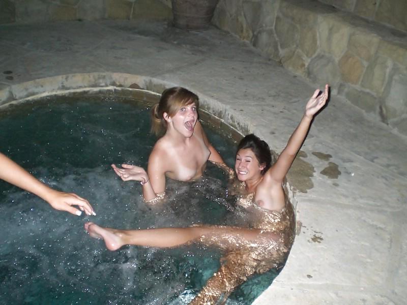 25P Horny teens & amateur girls & nudist pussies in public 1