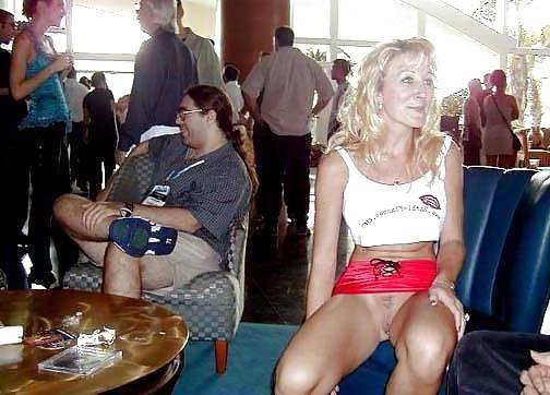 20P Exposed pussy in public
