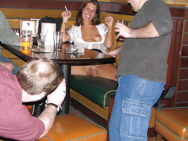 20P Exposed pussy in public