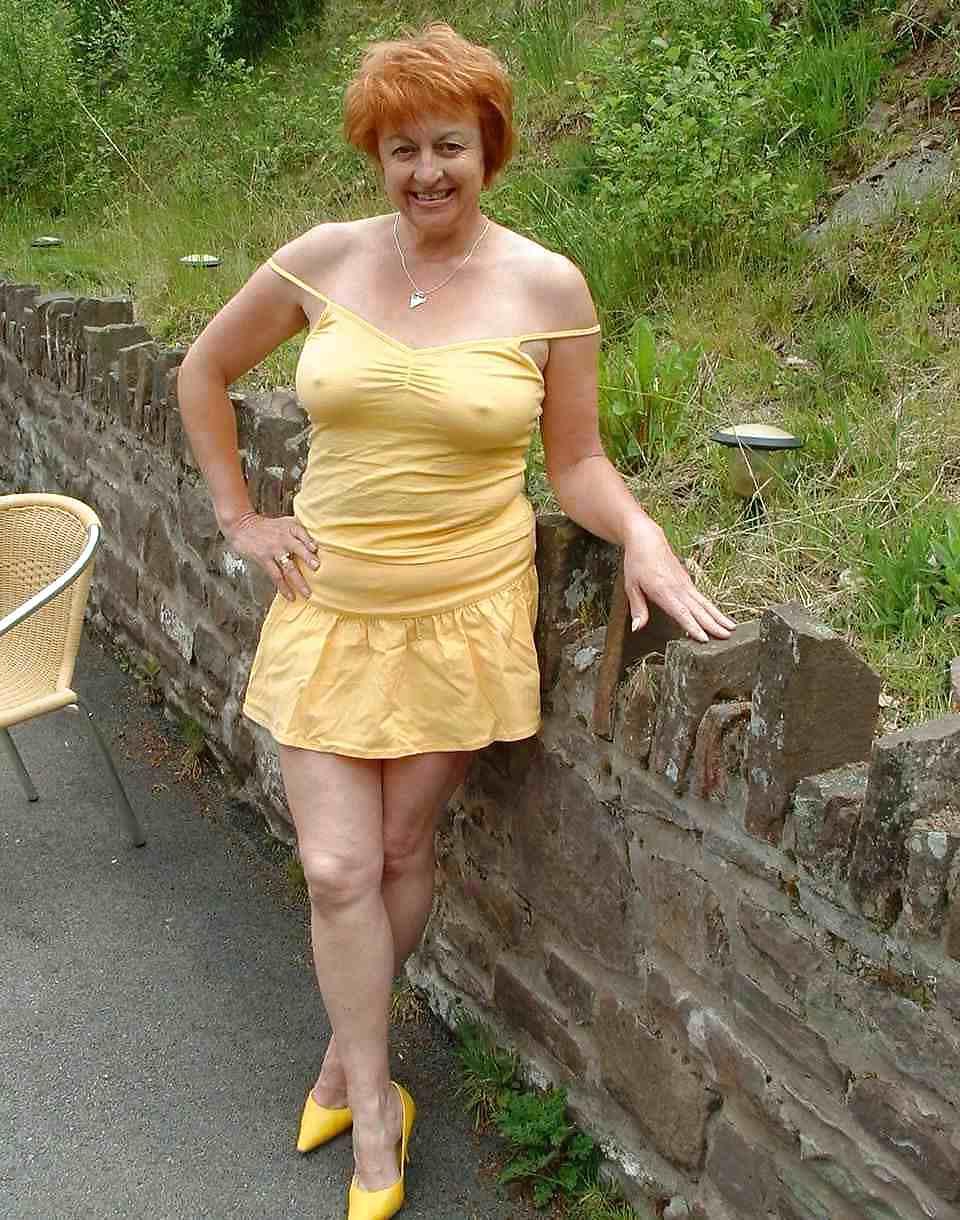 7P Anita dirty british slut in yellow
