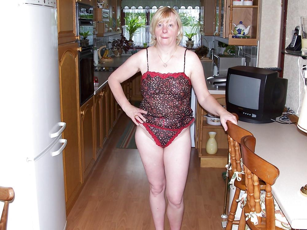 25P BRITISH MILFS AND GRANNIES   