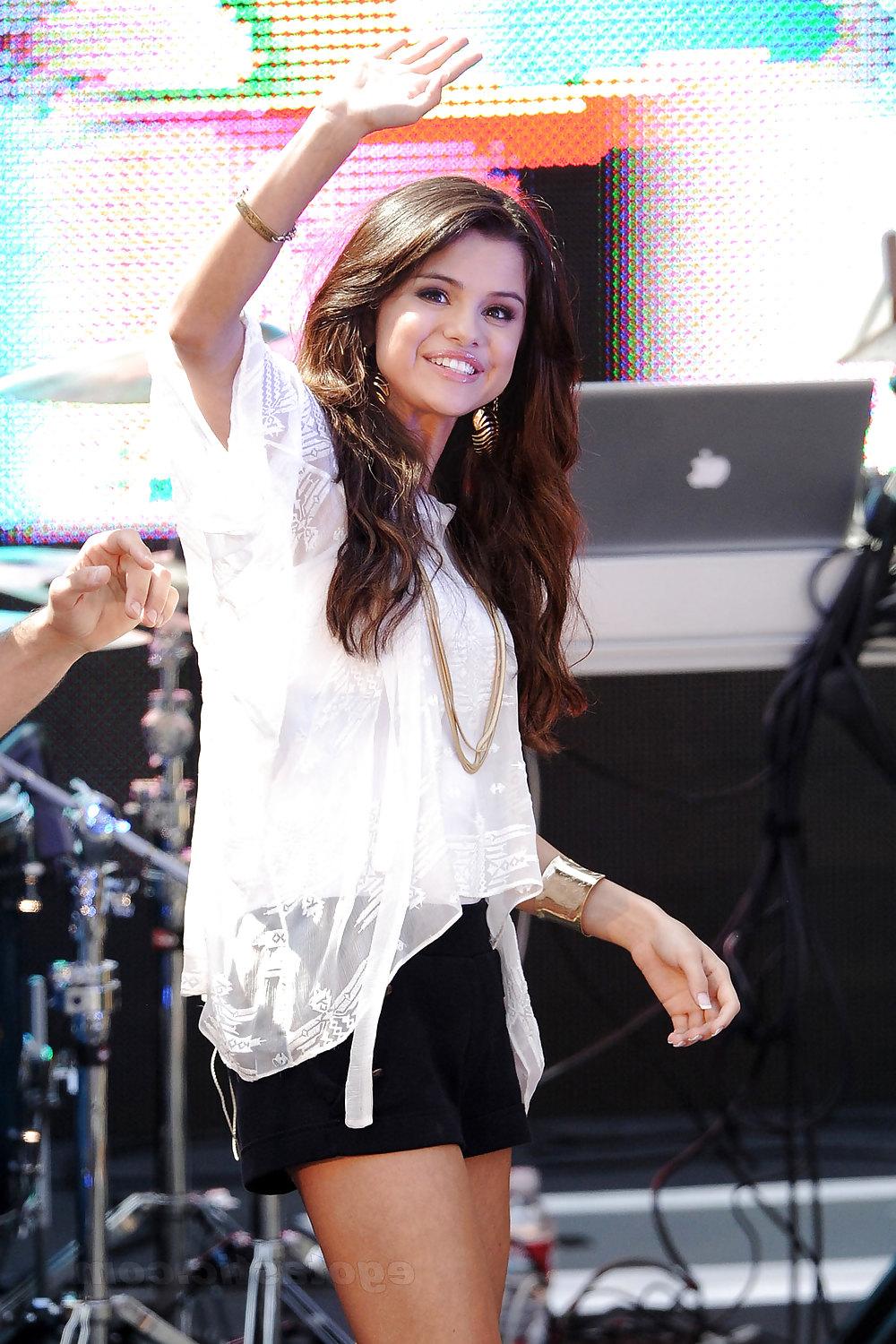 24P My Hot Bitch Selena Gomez