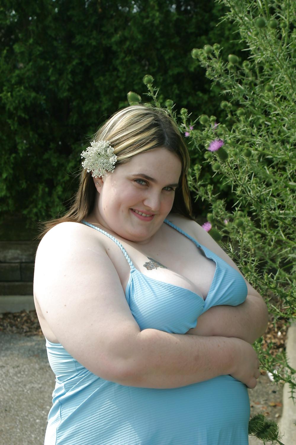 25P Kaylee flashing in public