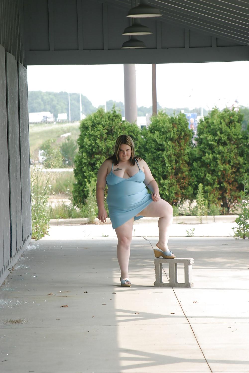 25P Kaylee flashing in public