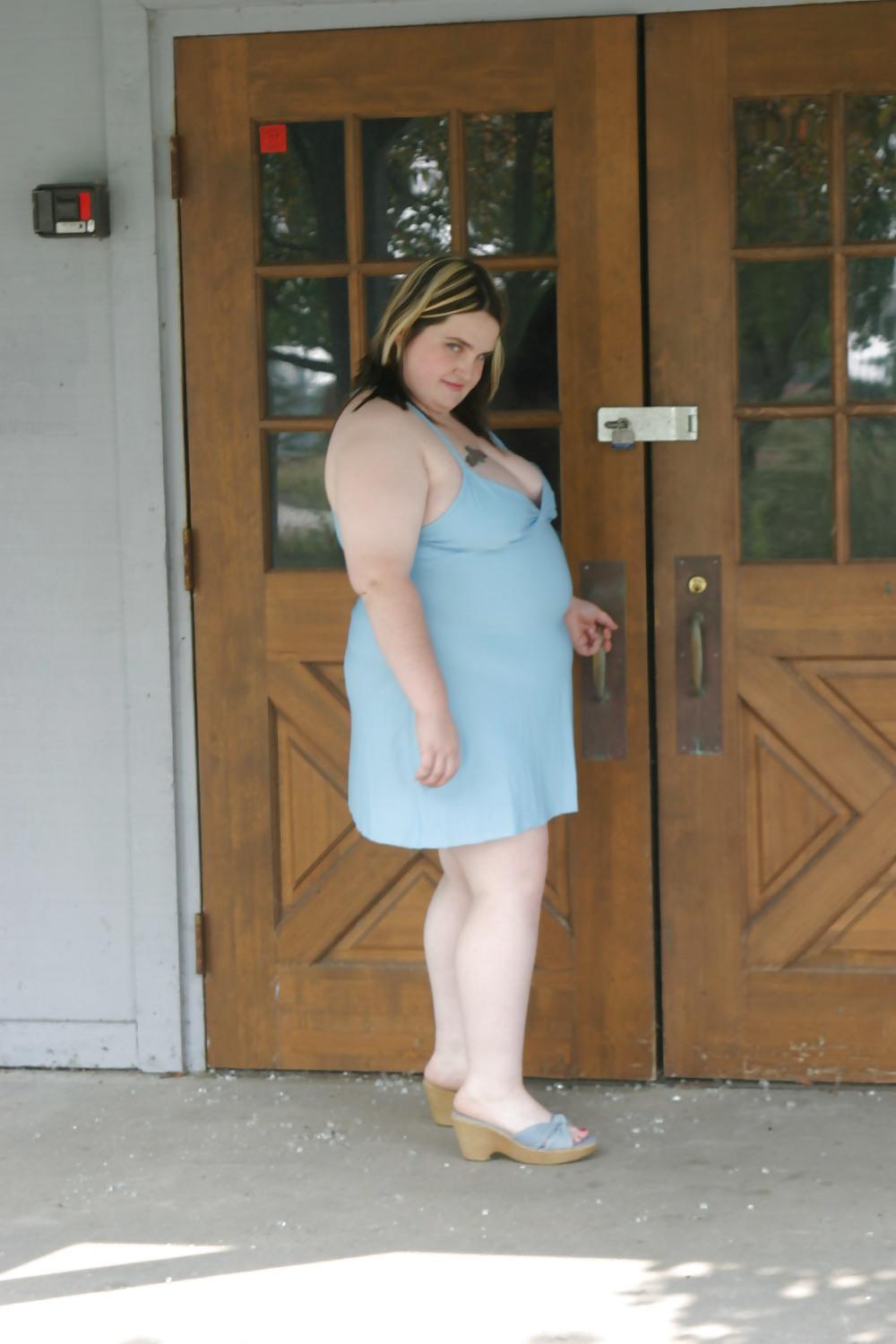 25P Kaylee flashing in public