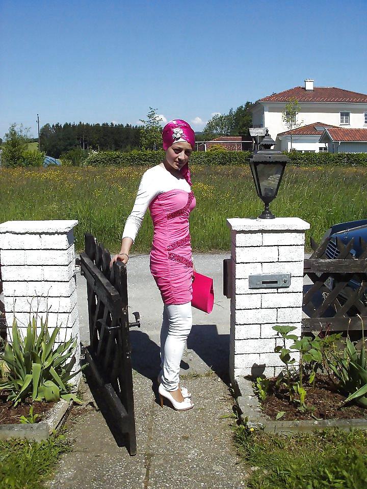 25P Arab feet