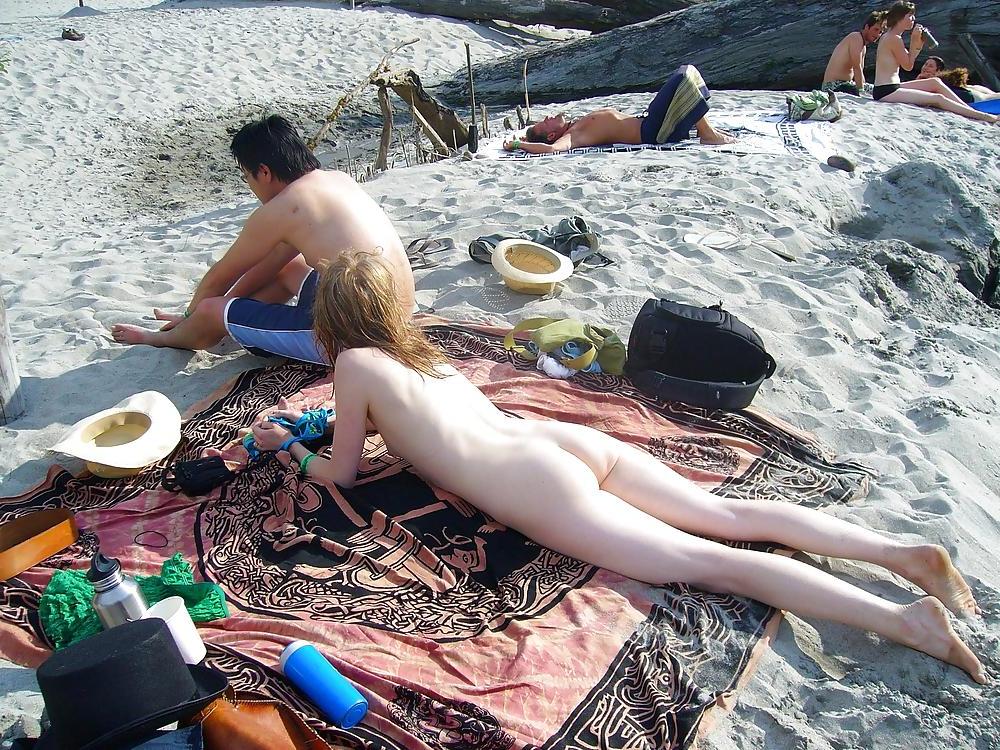 18P Amateurs Topless Suntanning