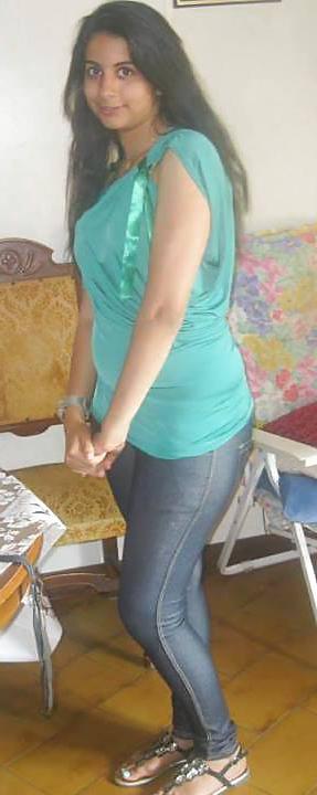 6P How many dicks can  jerk off to this Bitch ? comment her plz