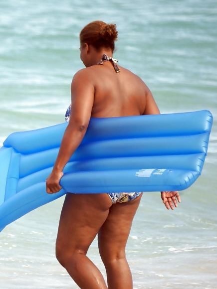 21P Sexy pictures of Queen Latifah