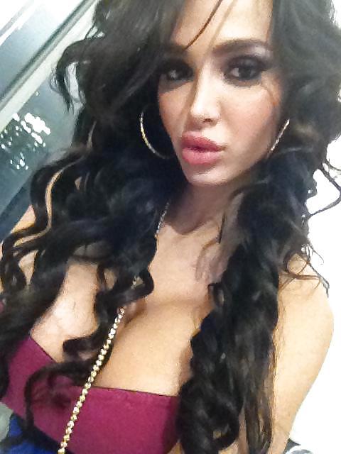 16P Huge Fake Tit Goddess: Amy