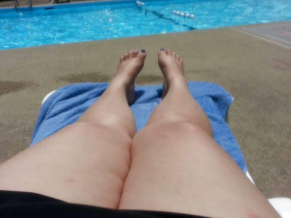 25P Legs thighs feet and ass