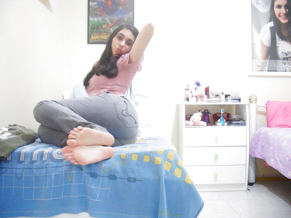 25P Aline De Santana Gabriel - BRAZIL AMATEUR FEET TEEN 
