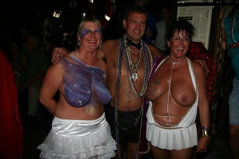 19P NASTY GRANNIES & MATURES WOMEN 2