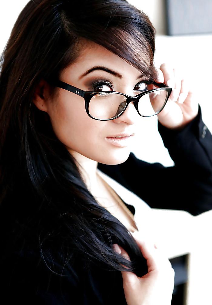 25P Girls in Glasses