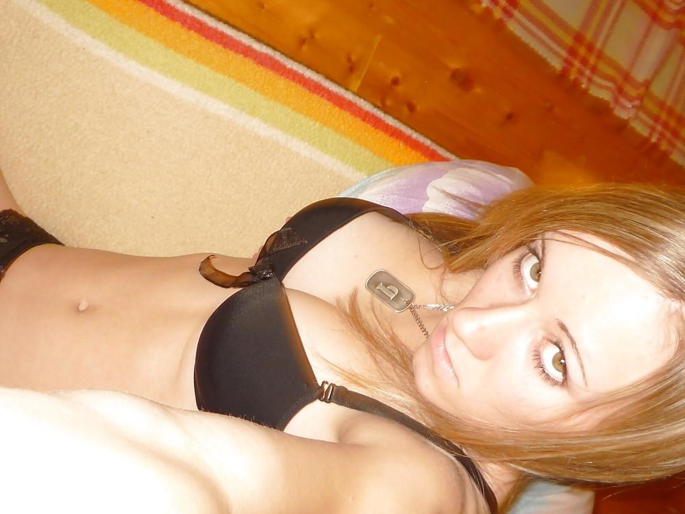 25P Czech Amateur Girl  IX.