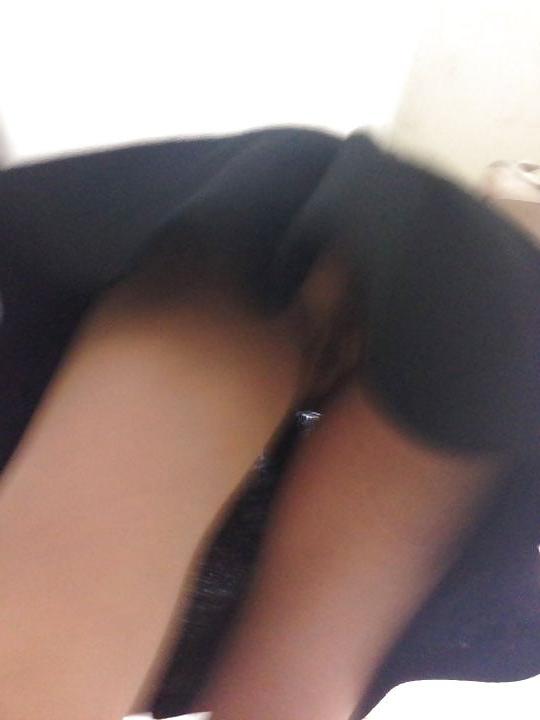 10P Chinese upskirt no panties
