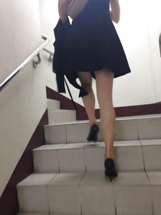 10P Chinese upskirt no panties