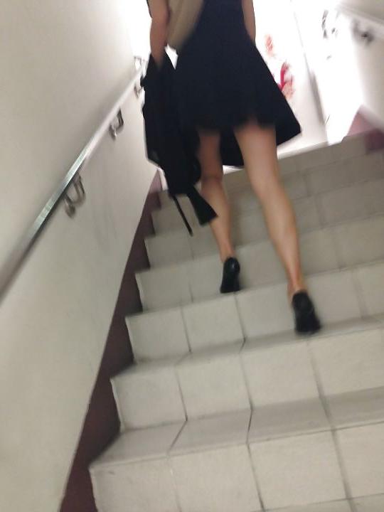 10P Chinese upskirt no panties