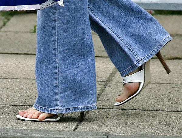 20P Candid Feet #1