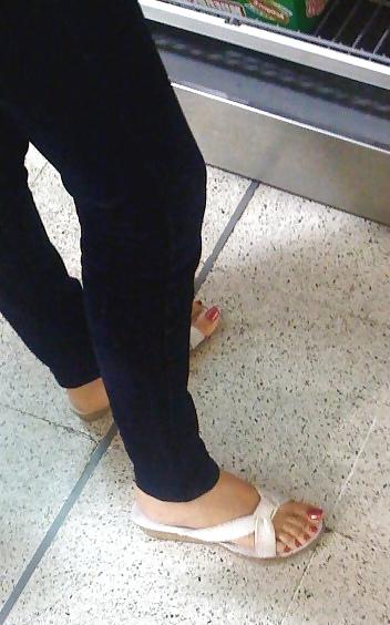 20P Candid Feet #1