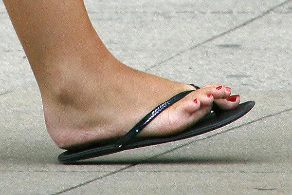 20P Candid Feet #1