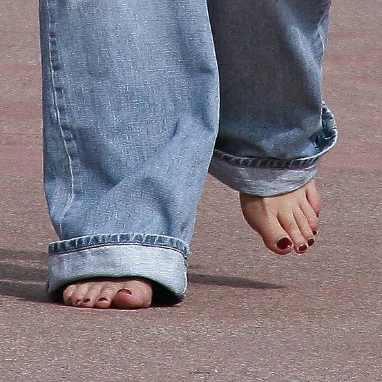 20P Candid Feet #1