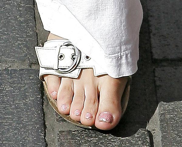 20P Candid Feet #1